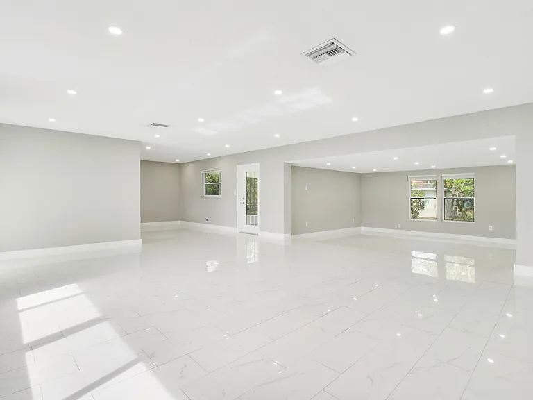 1231 SW 32nd St — Photo 6