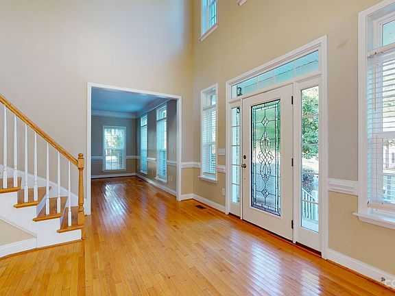 5th image of 166 Herons Gate Dr