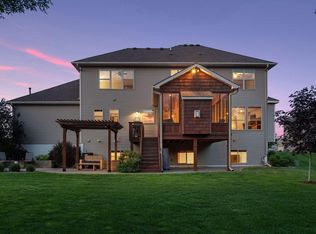 1552 Sparrow Rd, Waconia, MN 55387