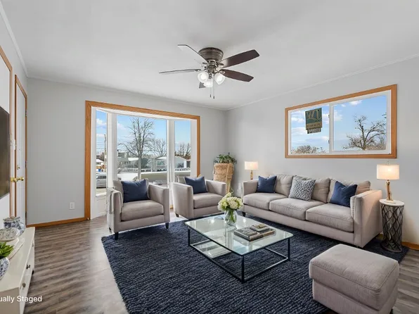 1037 Clifton St NE, Cedar Rapids, IA 52402