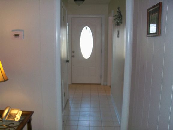 3rd image of 106 Vintage Ln