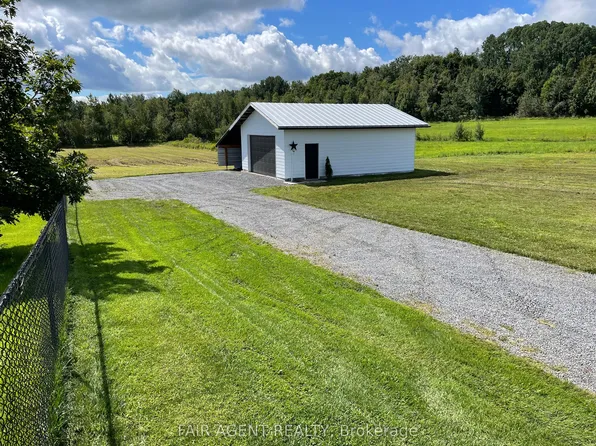 2130 Du Golf Rd, Clarence Rockland, ON K0A 2A0