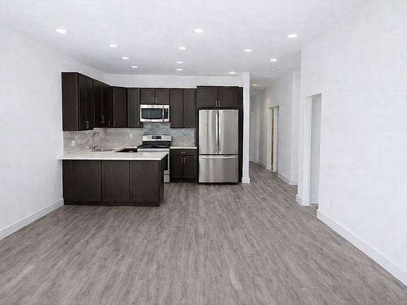 3rd image of 3340 W Evergreen Ave #2F