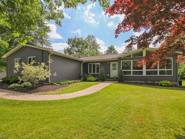 16014 Cowley Rd, Grafton, OH 44044