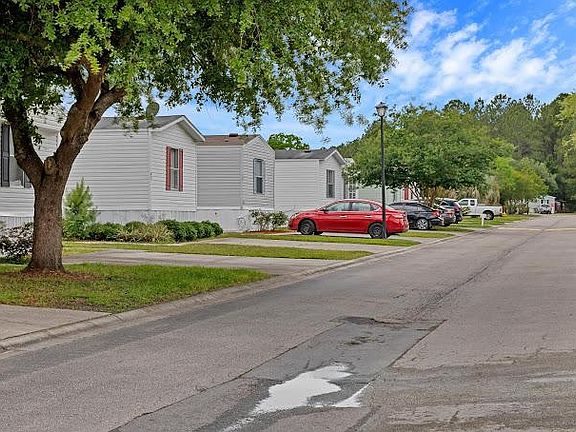 3rd image of 23 Westmeadows Dr S