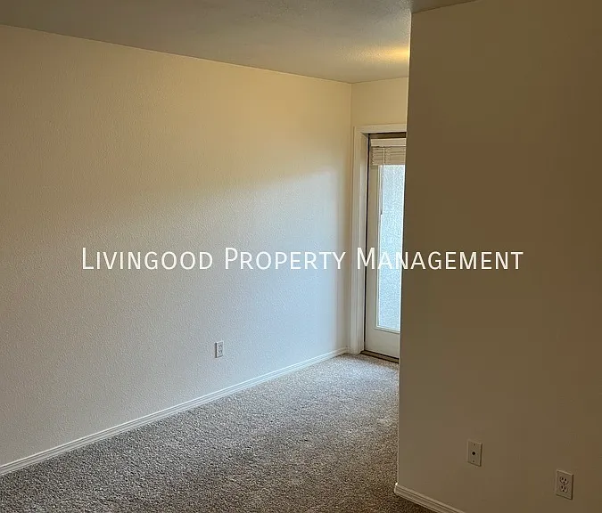 2930 Main St #102 — Photo 16