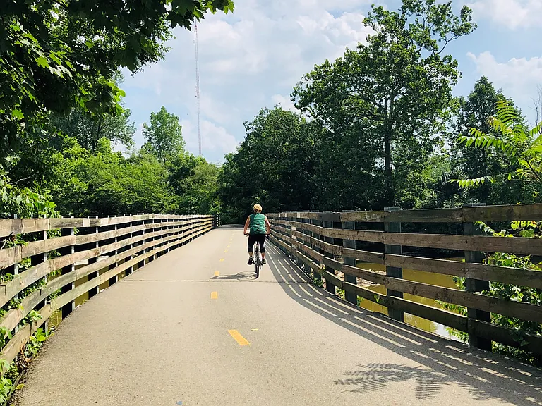 Olentangy Village — Photo 1