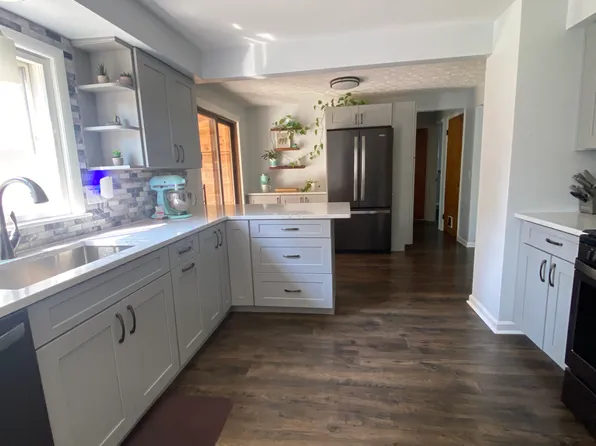 213 Colonial Dr, Webster, NY 14580