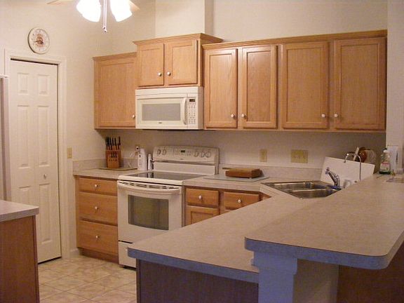 4th image of 12804 Dawn Dr