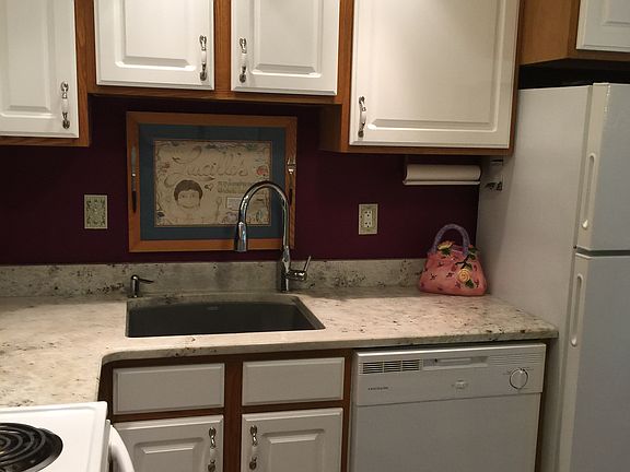 4th image of 4421 Clark St