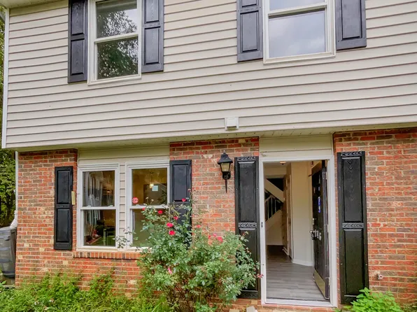 146 Luxon Pl, Cary, NC 27513