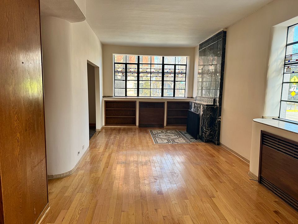 1st image of 143 W Burton Pl APT 1N