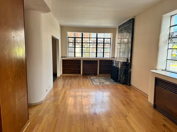 143 W Burton Pl APT 1N