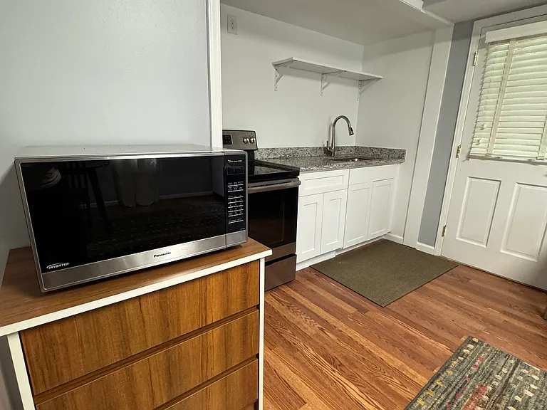 1231 Reverdy Ln #B — Photo 14