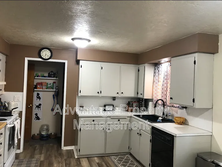 1650 Jackson St SE — Photo 5