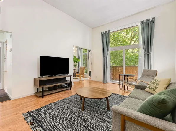 490 N Civic Dr APT 319, Walnut Creek, CA 94596