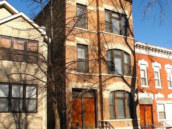 2nd image of 1420 W Huron St #Coachhouse