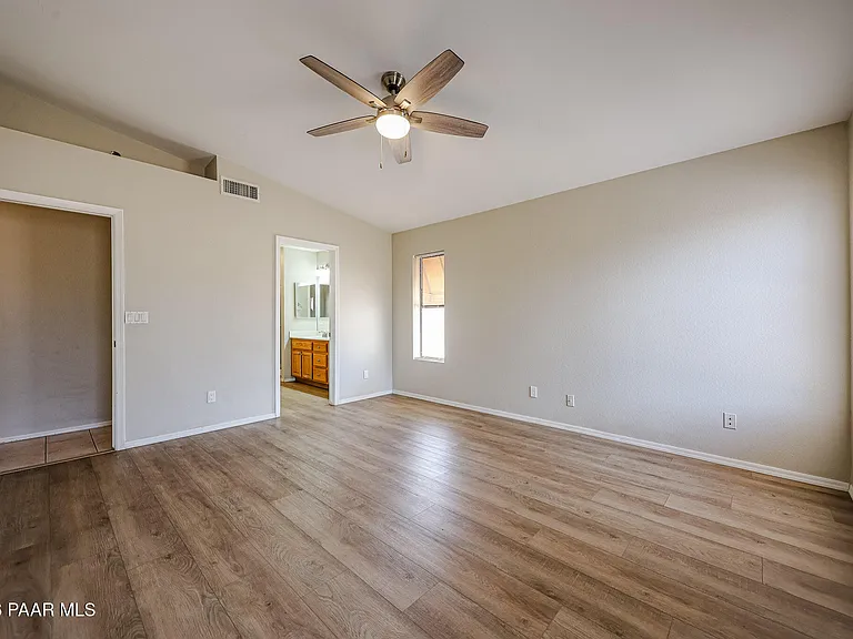 6320 W Paradise Ln — Photo 17