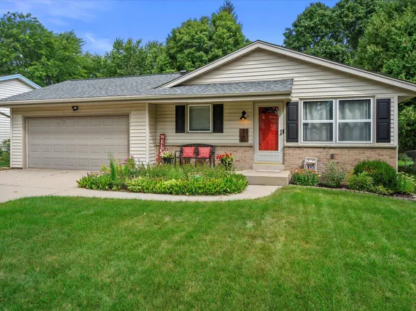 2106 Lenora DRIVE, West Bend, WI 53090