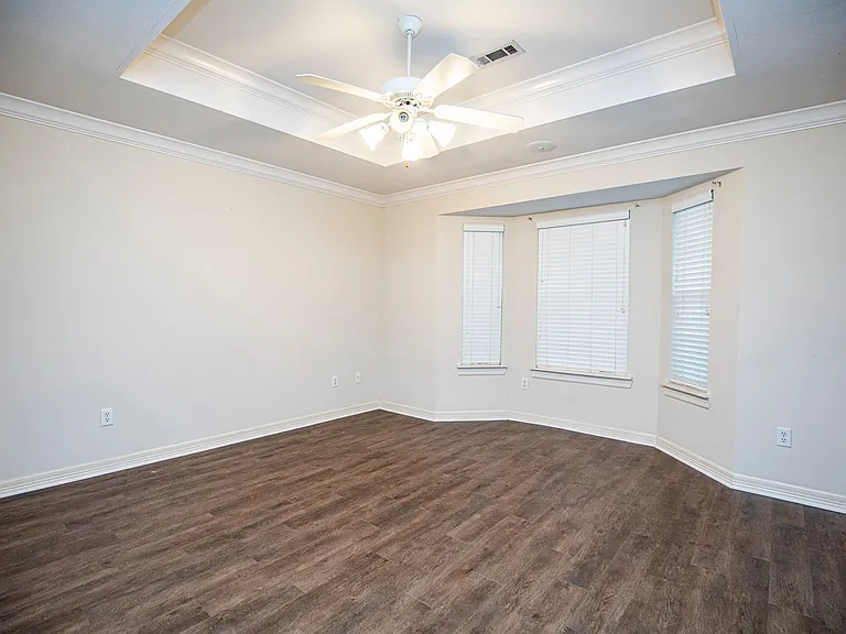 908 SW Cheyenne Dr — Photo 14
