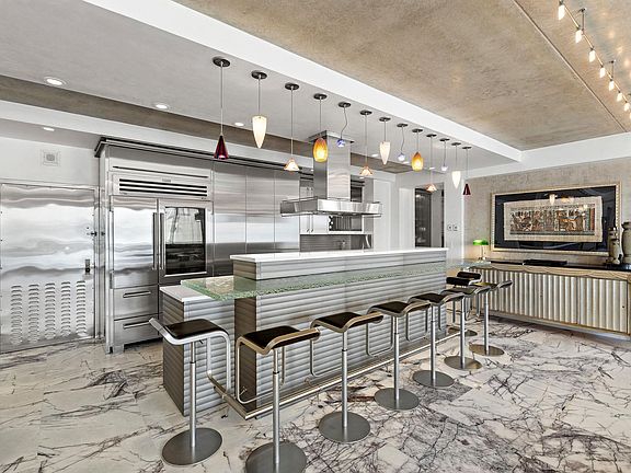 3rd image of 1055 River Rd #Penthouse 8