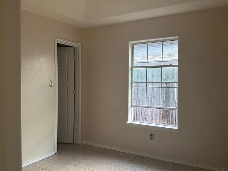 708 W Bronze Dr #2 — Photo 8
