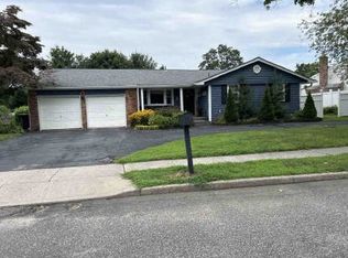 27 Osage Dr, Huntington Station, NY 11746