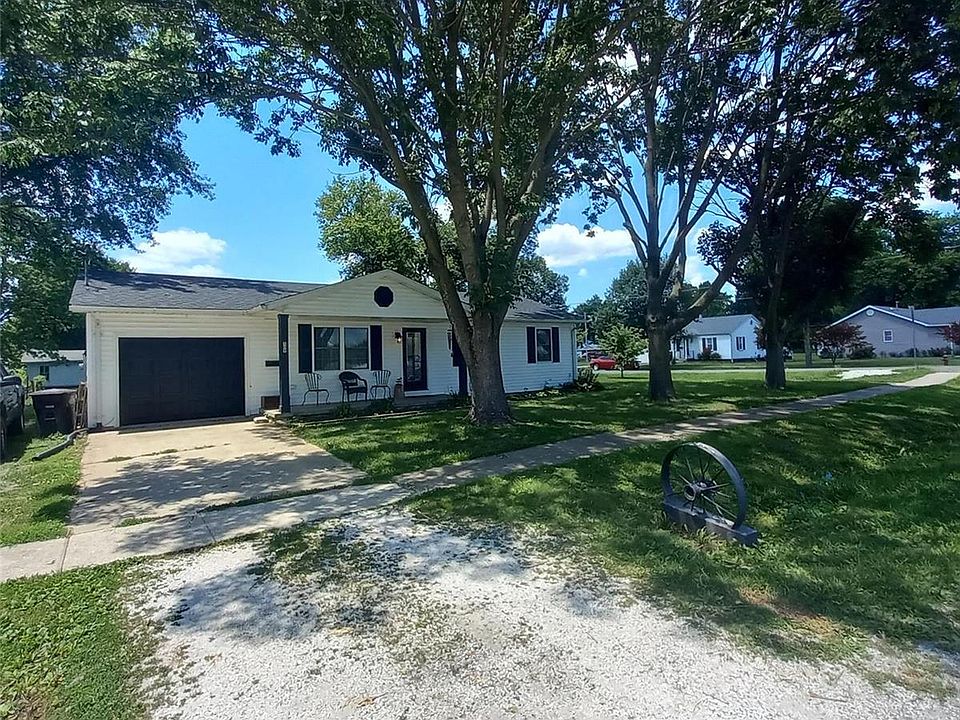 509 1st St, Carrollton, IL 62016 Zillow