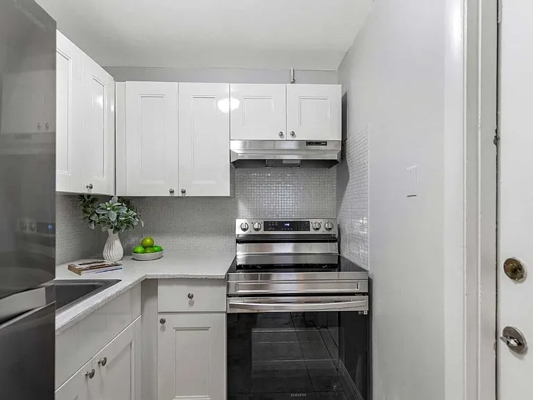 Amberstone Apartments — Photo 15