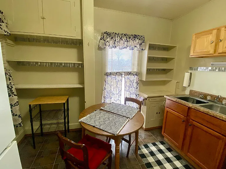 320 N Sherman Ave #3 — Photo 13