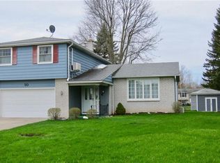 50 Harvest Ln, Depew, NY 14043