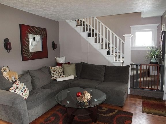3rd image of 1138 Arlington St NE