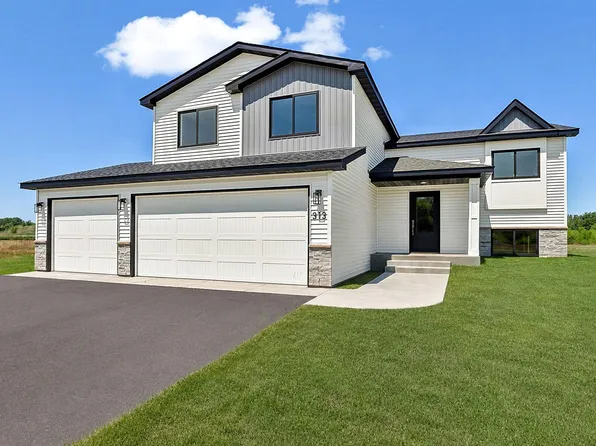 313 10th St S, Sartell, MN 56377