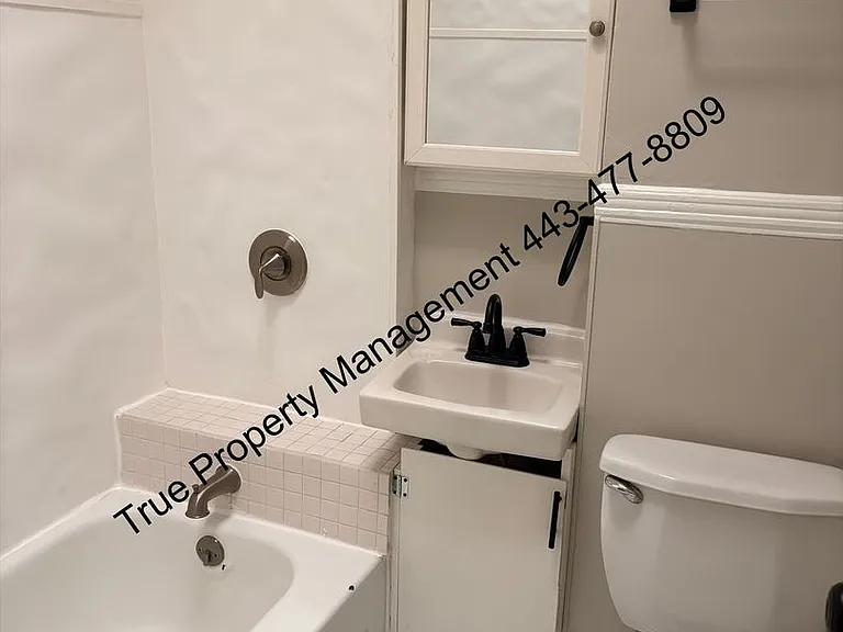 1107 N Longwood St — Photo 9