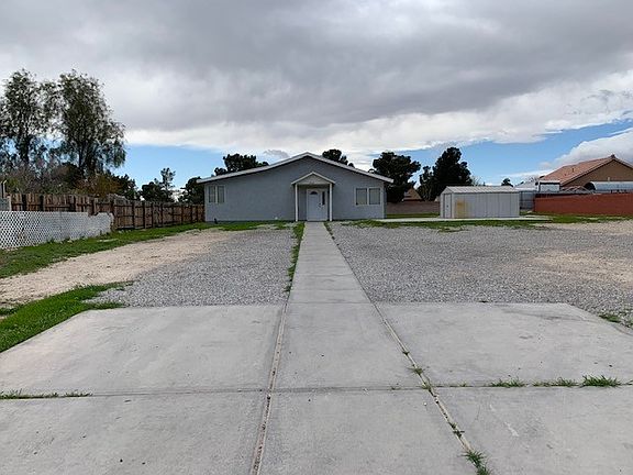 3rd image of 5025 Roberta Ln