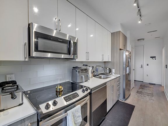 5th image of 145 Riverhaven Dr Unit 201
