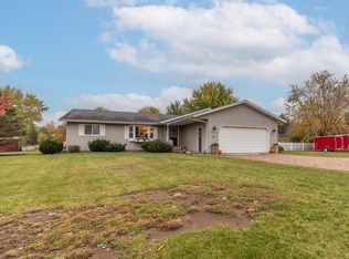 410 Emmonsville Rd, Hatley, WI 54440