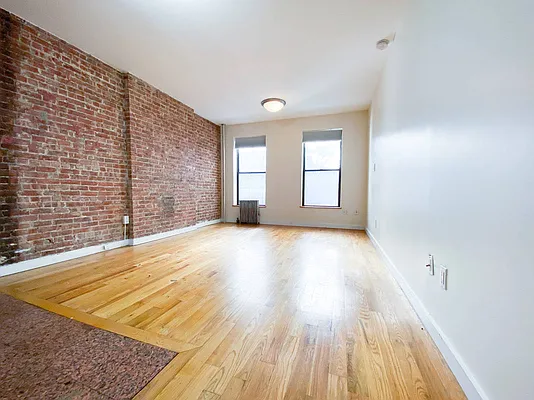 Rented by MAPT Residential LLC | media 3