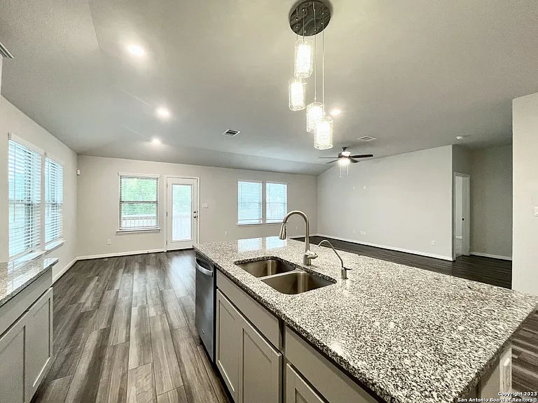 438 Shelton Pass — Photo 9