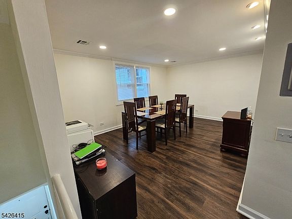 4th image of 1605 North Wood Ave #E2