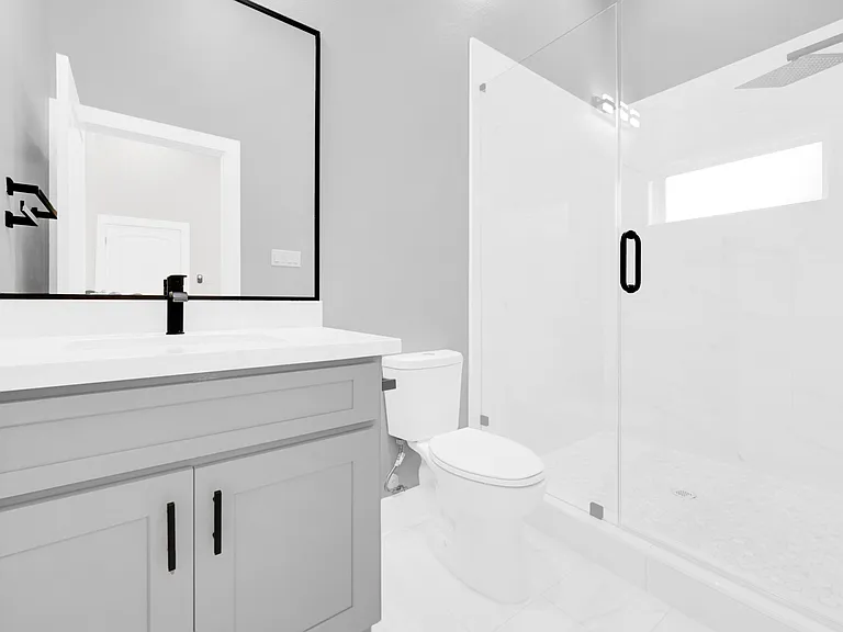 715 Service St #B — Photo 9