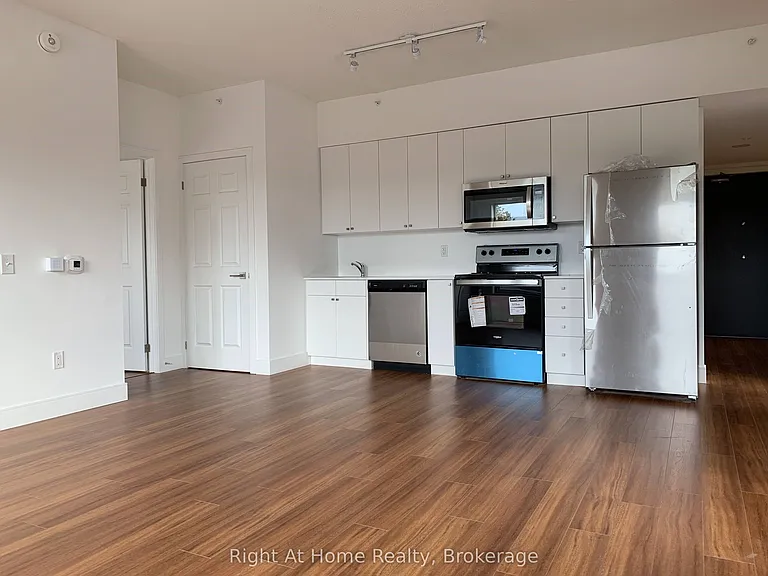 1 Wellington St #308 — Photo 15