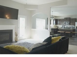 5882 Savannah River Rd, College Park, GA 30349