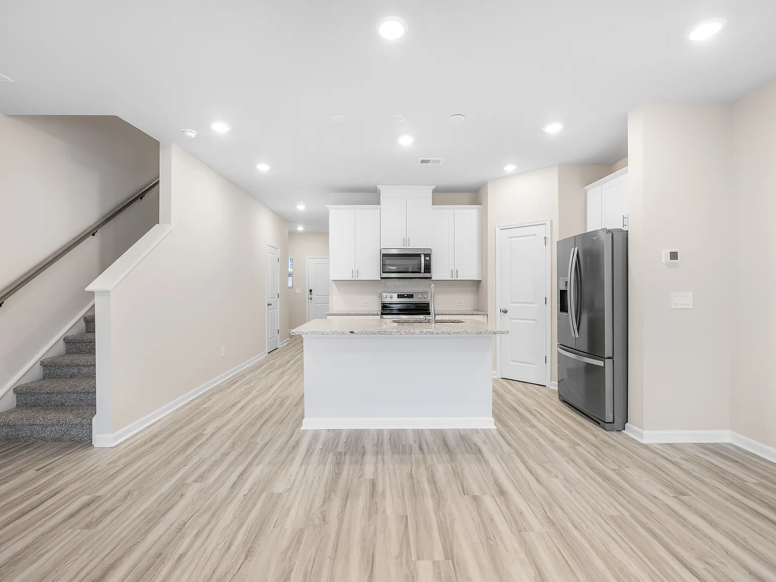 3 bed, 2.5 bath, 1400 sqft, $1,950 — Photo 4