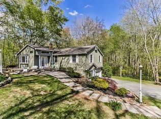 111 Jefferson Dr, Guilford, CT 06437