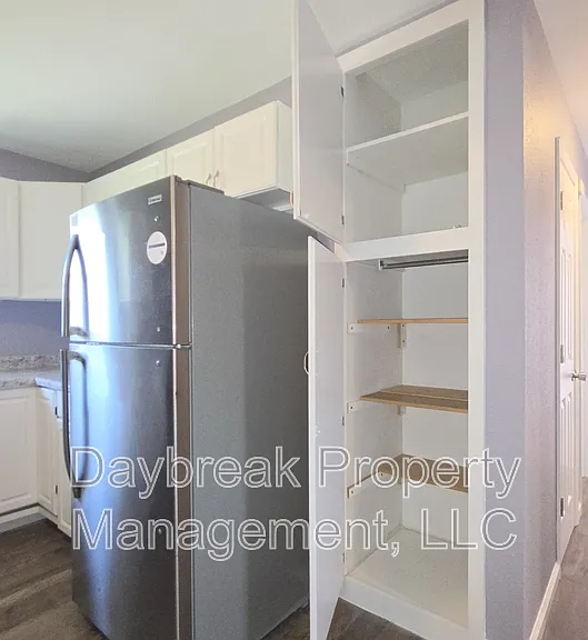 204 4th St NW #1 — Photo 6