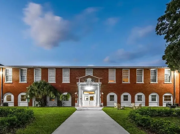 1090 10th St N #2, Saint Petersburg, FL 33705