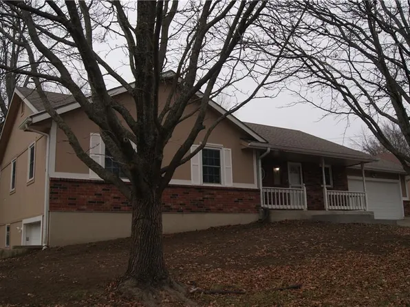 609 N Halsey Ave, Harrisonville, MO 64701