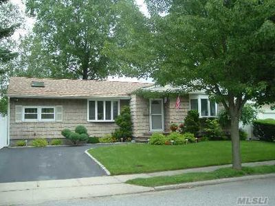 32 Calvert Ave, Commack, NY, 11725