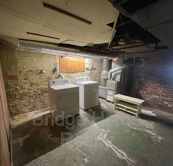 136 S Spring Ave — Photo 45